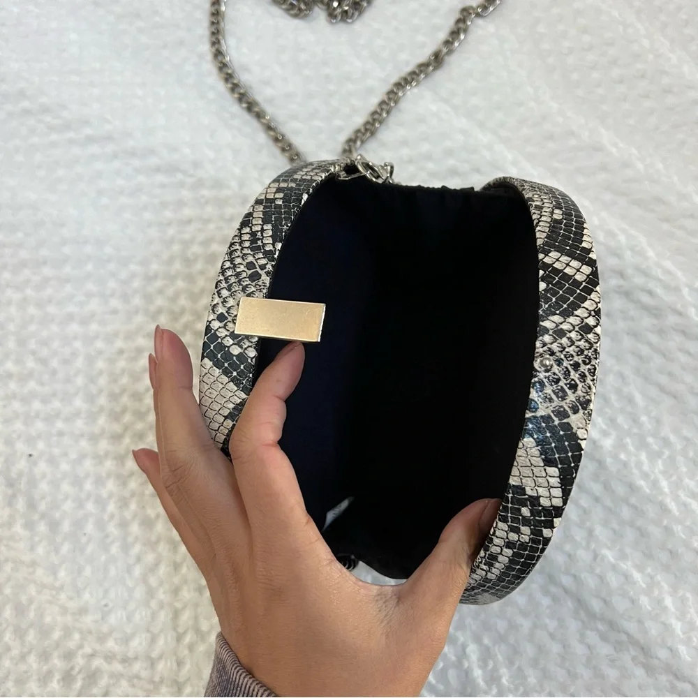 SOLD - Picture 3 of 4